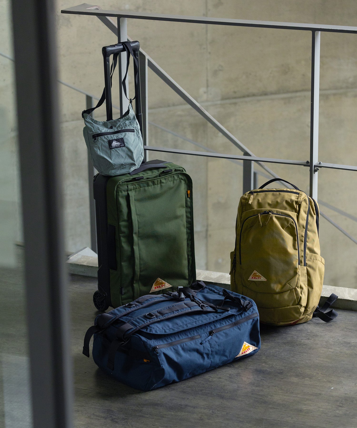 KELTY公式】PACKABLE MINI CURVE SHOULDER / パッカブルミニカーブ