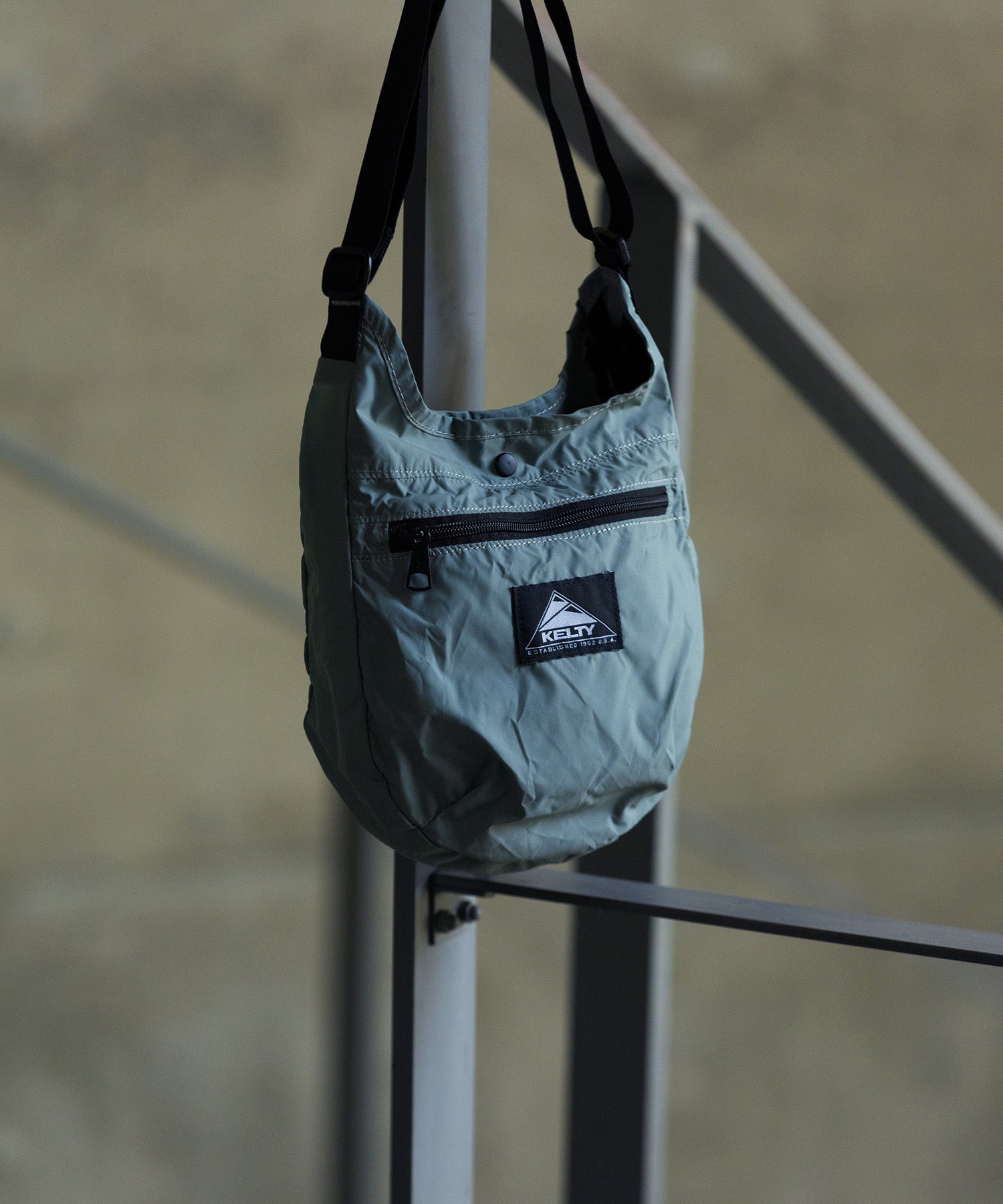 KELTY公式】PACKABLE MINI CURVE SHOULDER / パッカブルミニカーブ